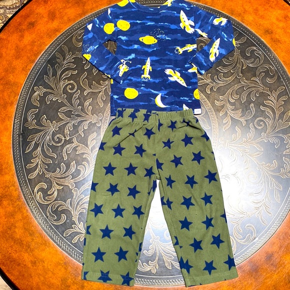 GAP Other - Baby Gap Boys Sleep Pajama Shirt and Carter’s Boys Pajama Bottoms Size 2T